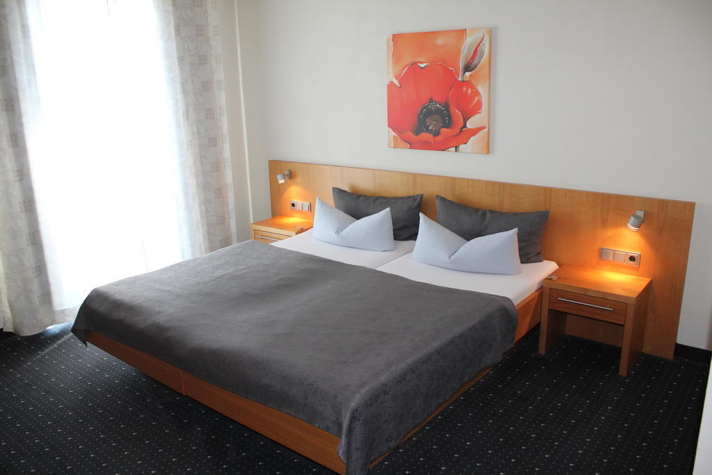 Hotel Goldener Hirsch Suhl Dış mekan fotoğraf