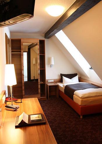 Hotel Goldener Hirsch Suhl Oda fotoğraf